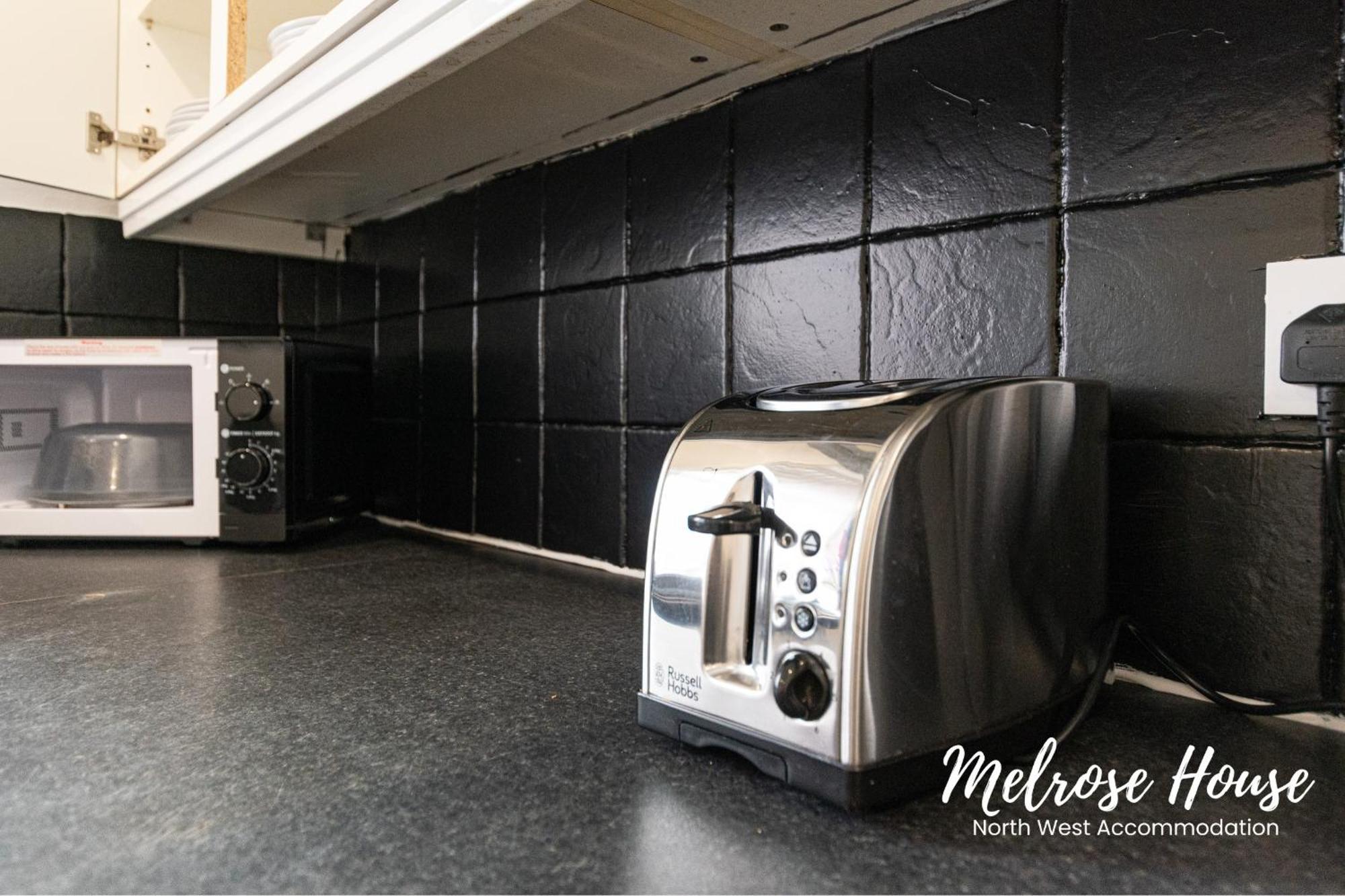 Manchester Work Stays 2Br Home With Parking & Wifi Exterior foto