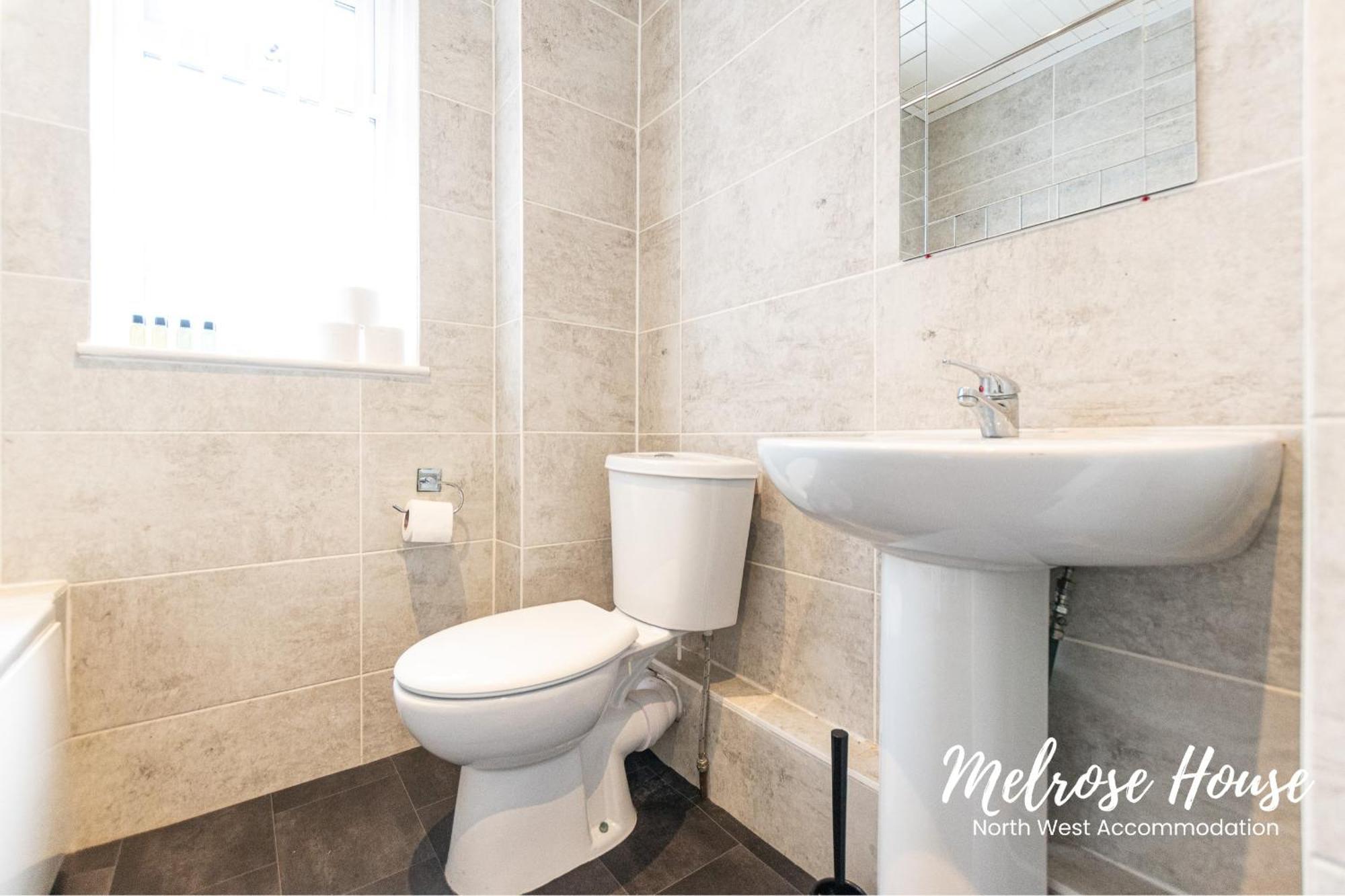 Manchester Work Stays 2Br Home With Parking & Wifi Exterior foto