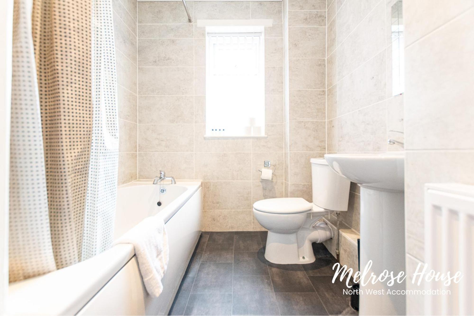 Manchester Work Stays 2Br Home With Parking & Wifi Exterior foto