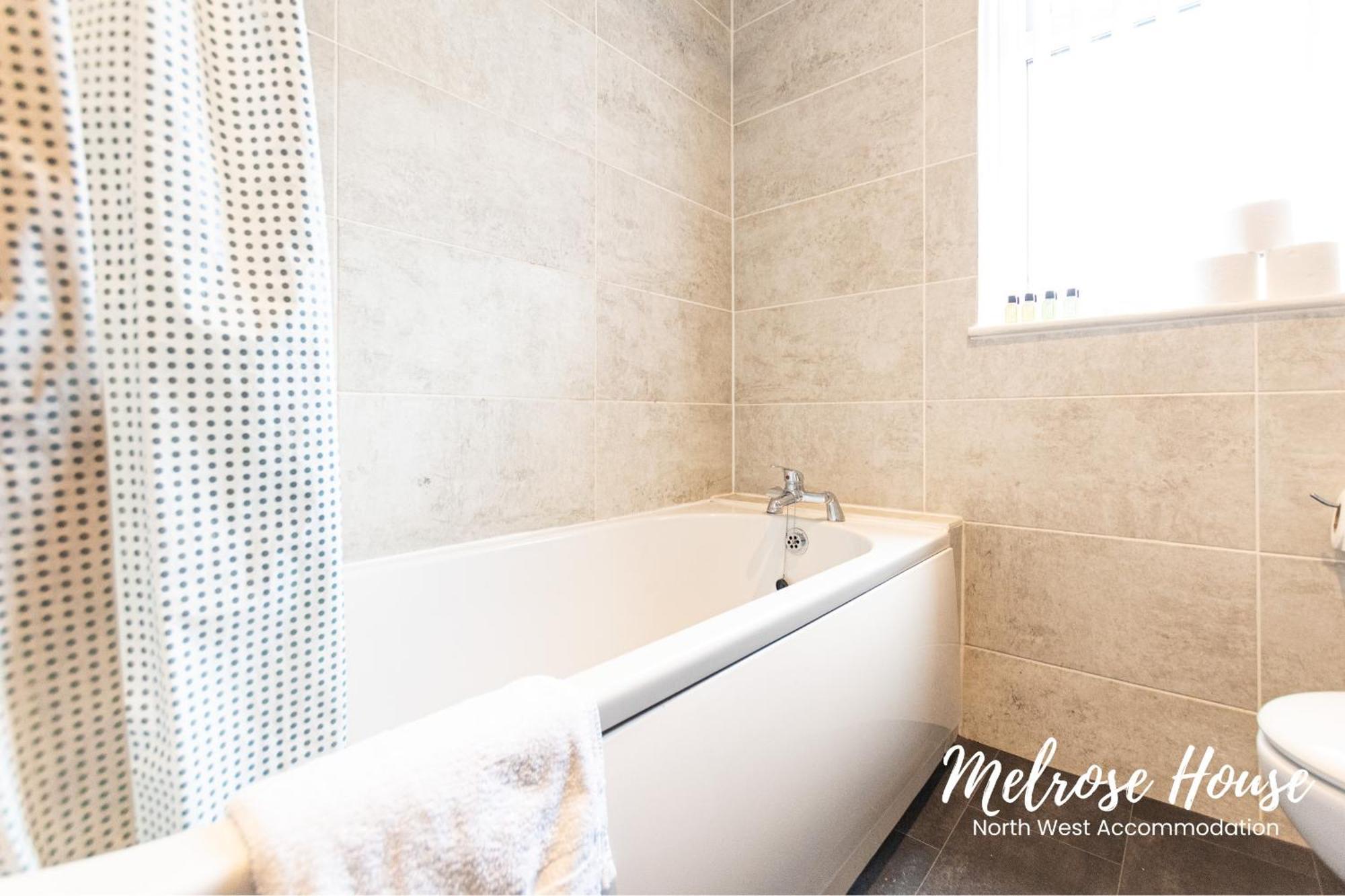 Manchester Work Stays 2Br Home With Parking & Wifi Exterior foto